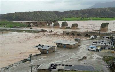 113 روستای لرستان همچنان محصور سیل